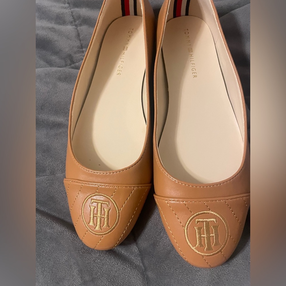 Tommy Hilfiger flats size 8 worn 1x